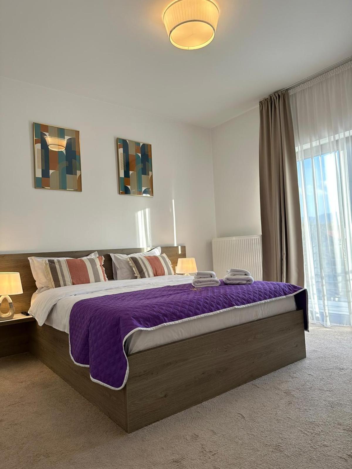 Luxury Glam Apartments & Studios Near Coresi Mall Brasov Exterior photo